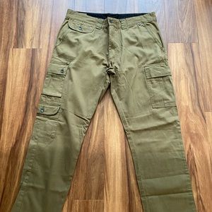 Ring spun green cargo pants, never worn size 36